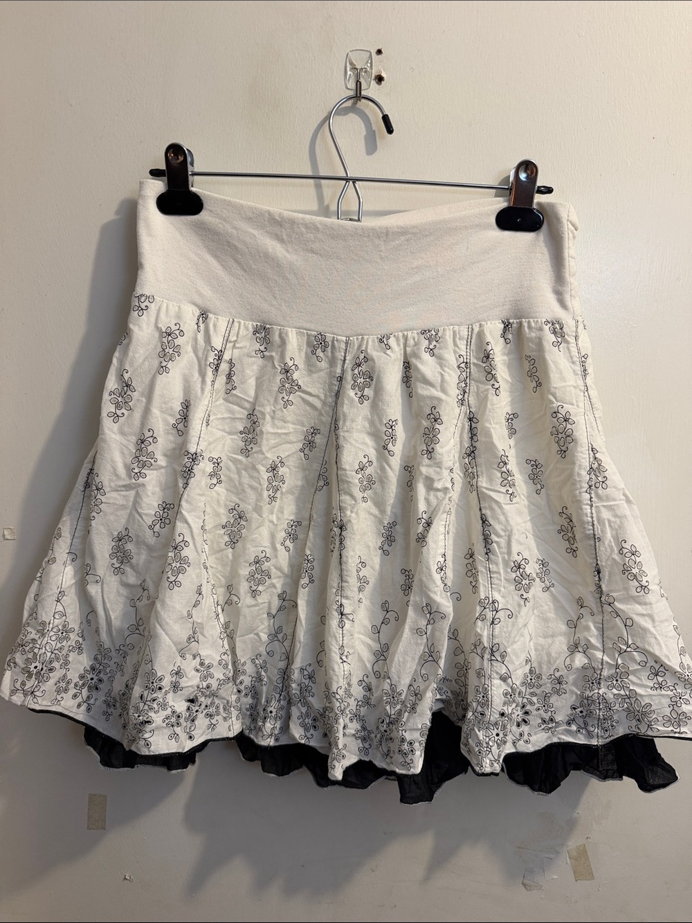 Vintage Y2K Joe Benbasset White Circle Skirt with Black/white Underskirt size M